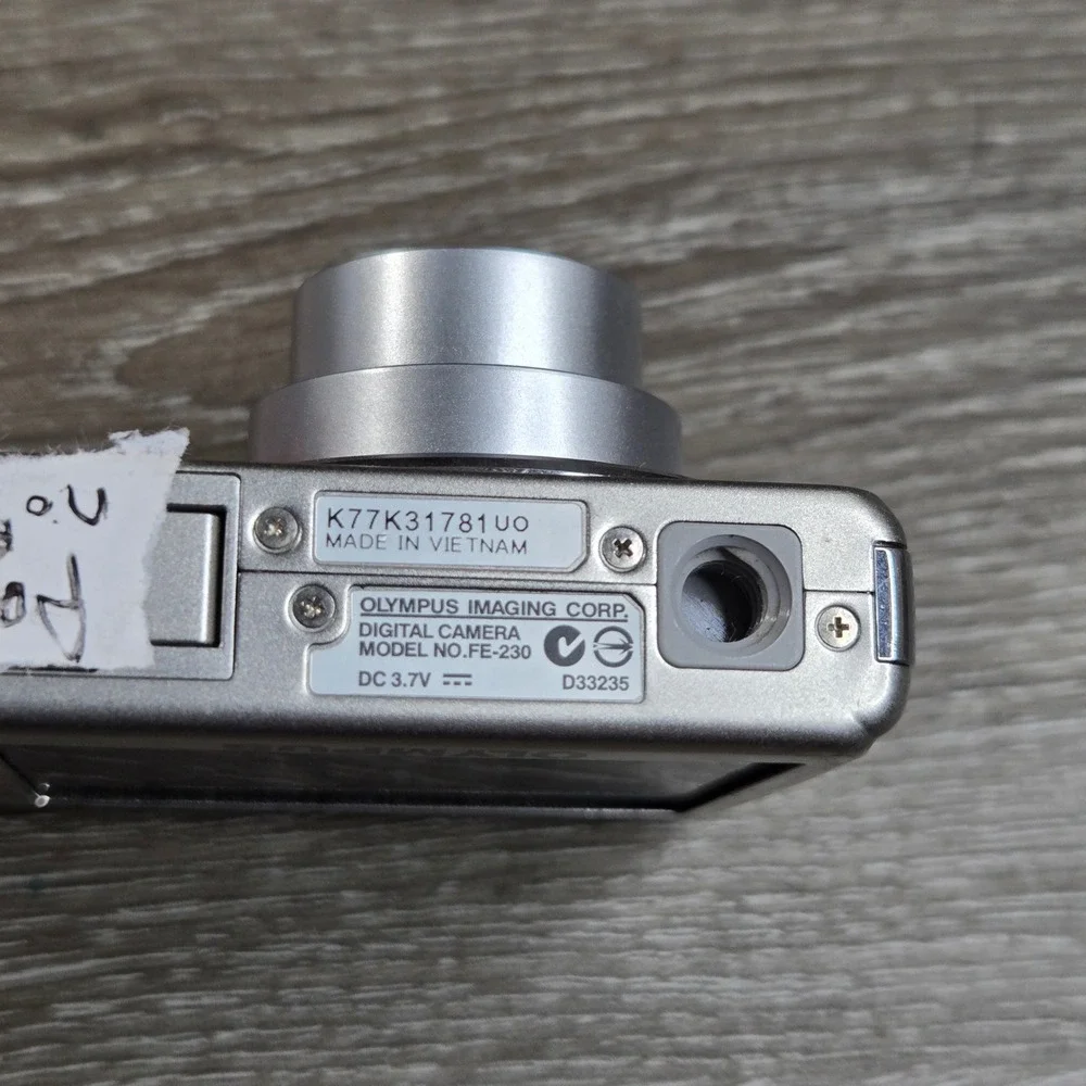 Olympus FE-230 Digital Camera 7.1MP Silver Compact Point and Shoot for parts